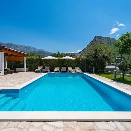 Apartment Lucija With Private Pool *