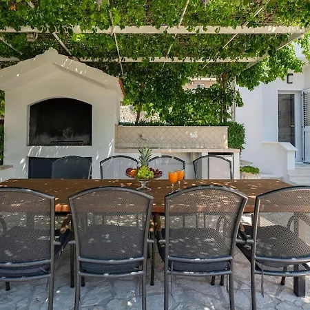 Lucija With Private Pool * Zrnovnica