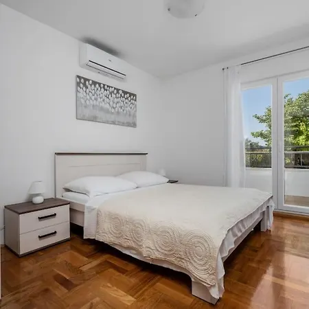 Apartment Lucija With Private Pool