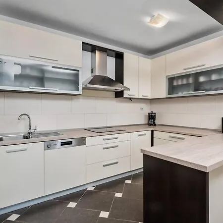 Apartment Lucija With Private Pool *
